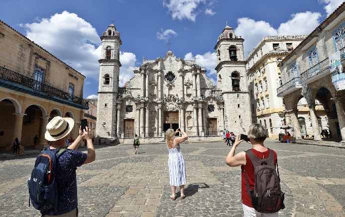 DURANTE EL PRIMER SEMESTRE LA TASA DE OCUPACIÓN HOTELERA EN CUBA REGISTRÓ UN DESCENSO ANUAL DE SIETE PUNTOS PORCENTUALES 21.5 %