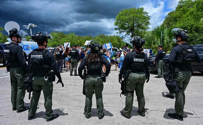 REDADAS DE ICE DETIENE 152 PERSONAS ENTRE ELLAS HAY MEXICANOS