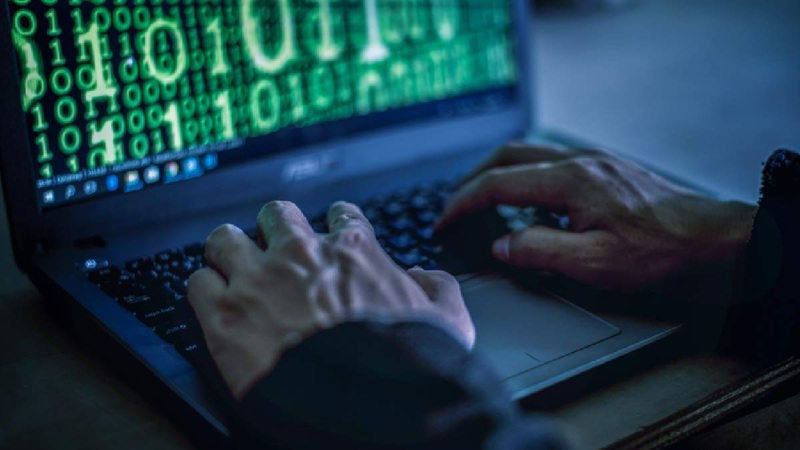 MENSAJE EN INSTAGRAM USA HISTORIAS DE AMOR PARA ROBAR DINERO. 