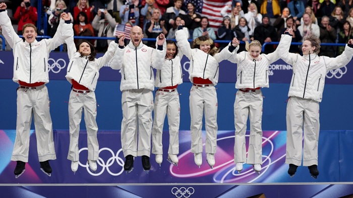 GANA EU LA MEDALLA DE ORO EN PATINAJE ARTÍSTICO