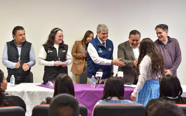 ENTREGA GOBIERNO DEL ESTADO 548 BECAS ECONÓMICAS A ESTUDIANTES DE SECUNDARIAS ESTATALES EN CIUDAD JUÁREZ