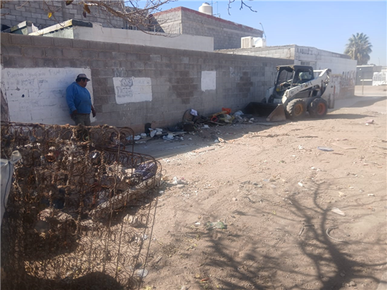 RETIRA GOBIERNO MUNICIPAL 10 TONELADAS DE VIVIENDA AL ORIENTE DE LA CIUDAD