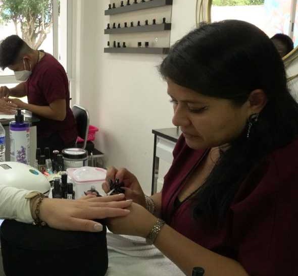 SALÓN DE BELLEZA DEL SENADO FUE DESMONTADO Y CLAUSURADO