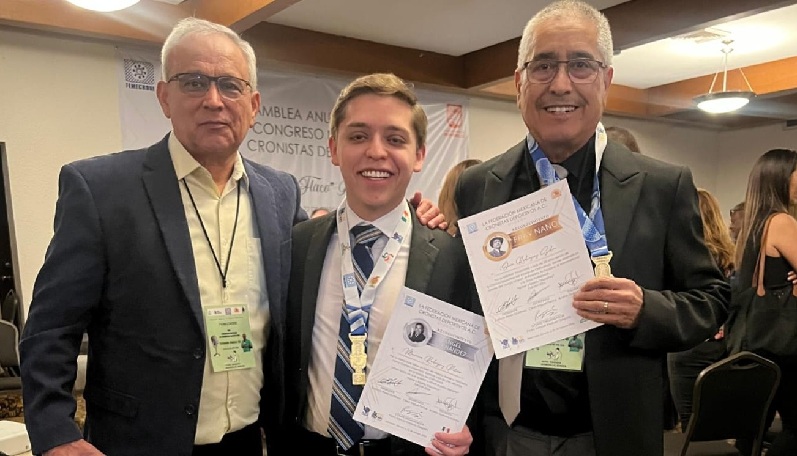 RECIBE EFRÉN RODRÍGUEZ EL PREMIO “FRAY NANO” Y MAURICIO RODRÍGUEZ  EL PREMIO “ÁNGEL FERNÁNDEZ”