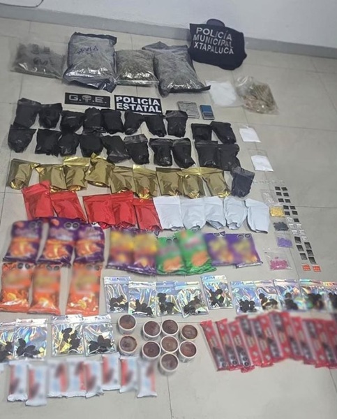 CUATRO HOMBRES Y UNA MUJER, PRESUNTOS MIEMBROS DEL CJNG, FUERON DETENIDOS EN IXTAPALUCA, EDOMEX