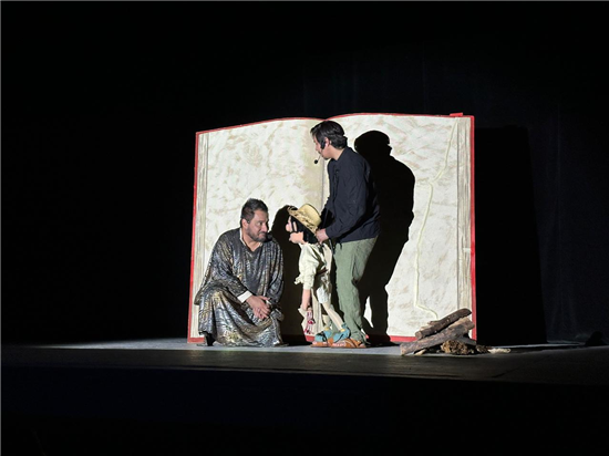 FAMILIAS DISFRUTAN DEL ARTE LOCAL: CONCLUYE LA MUESTRA MUNICIPAL DE TEATRO 2026