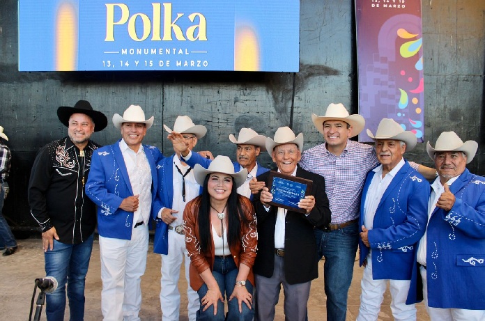 AGRADECE MYRNA MONGE AL ALCALDE MARCO BONILLA POR RECONOCIMIENTO AL FUNDADOR DEL GRUPO NONOAVA