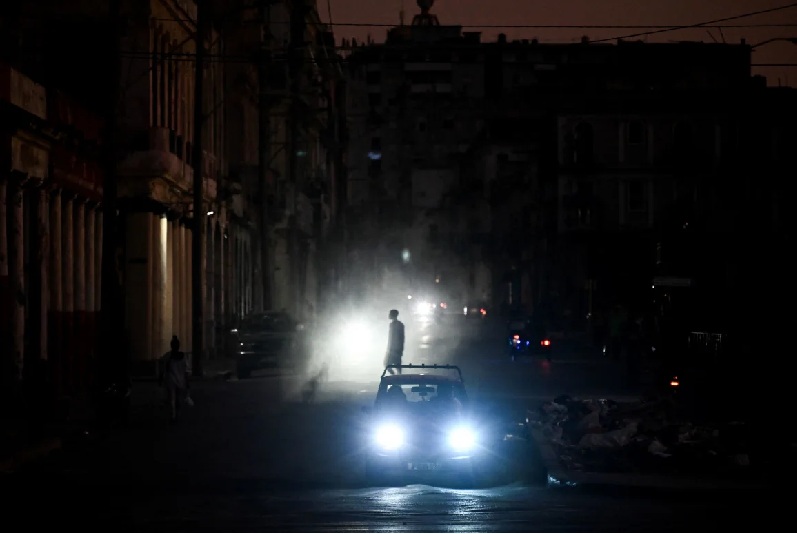 SUFRE CUBA UN SEGUNDO APAGÓN NACIONAL EN UNA SEMANA