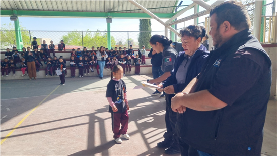 CONCLUYEN MÁS DE 350 NIÑOS DE PRIMARIA CURSO D.A.R.E. DE LA POLICÍA MUNICIPAL