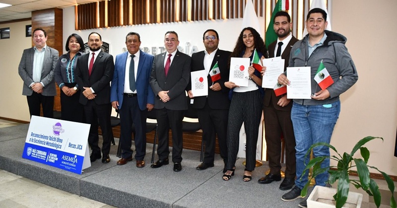 DESPIDEN A EGRESADOS UNIVERSITARIOS QUE SE CAPACITARÁN EN JAPÓN