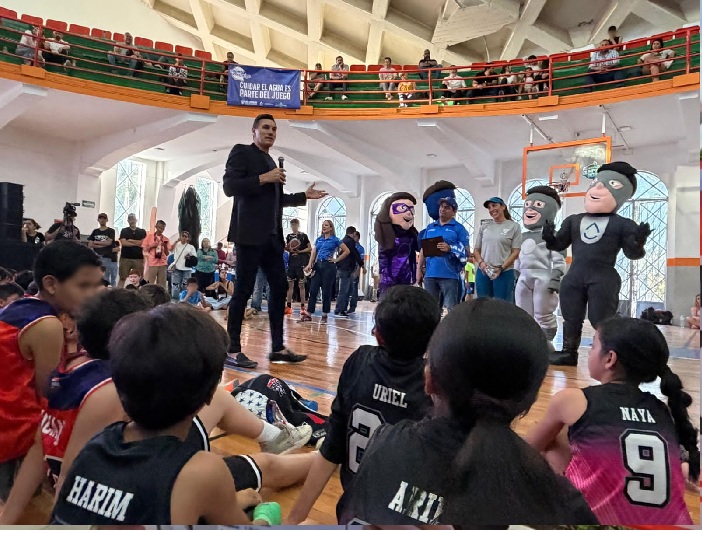 INSPIRA EDUARDO NÁJERA A JÓVENES DURANTE TORNEO AGUARDIANES 3X3