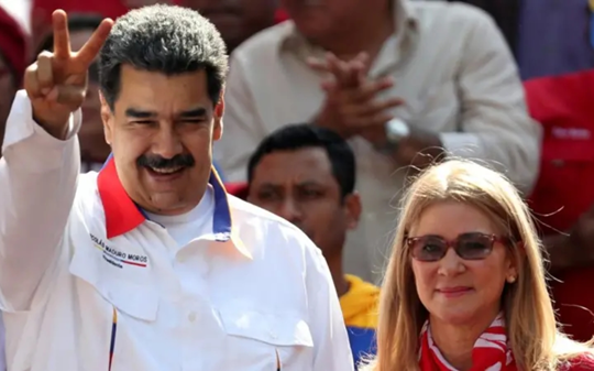 NICOLÁS MADURO Y CILIA FLORES LLAMAN A LA PAZ Y A LA UNIÓN DE VENEZUELA