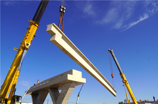 AVANZA MUNICIPIO CON MONTAJE DE TRABES EN PUENTE CARRETERA ALDAMA Y FUERZA AÉREA