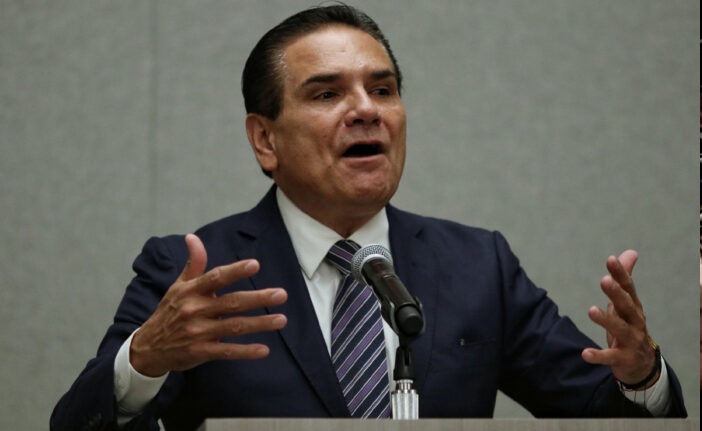 SILVANO AUREOLES ES ACUSADO DE HOMICIDIO, TORTURA Y ABUSO DE AUTORIDAD