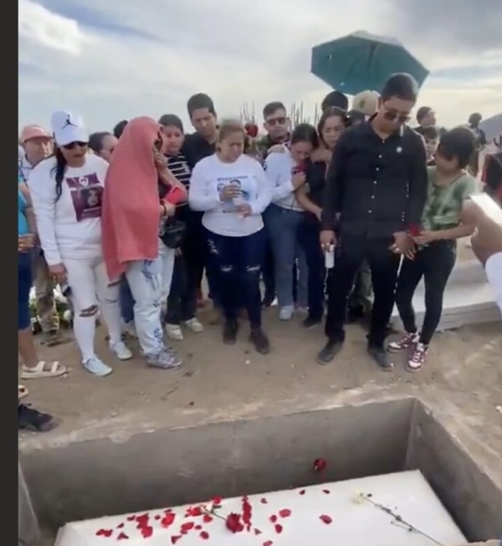 DAN EL ULTIMO ADIÓS AL HIJO DE CECI FLORES, FUNDADORA DEL COLECTIVO DE MADRES BUSCADORAS