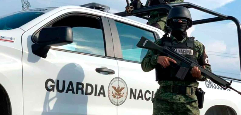ELEMENTOS DE LA GUARDIA NACIONAL DETUVIERON A DOS PERSONAS Y DECOMISARON MIL 877 PAQUETES CON DROGA EN SONORA