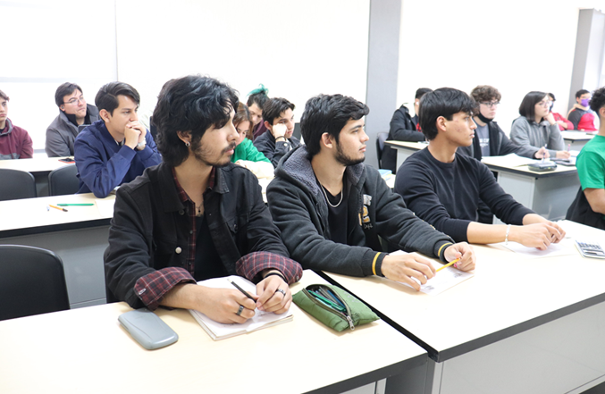 OFRECE UTCH DIPLOMADOS EN INGLÉS Y FRANCÉS A TRAVÉS DE SU CENTRO DE IDIOMAS