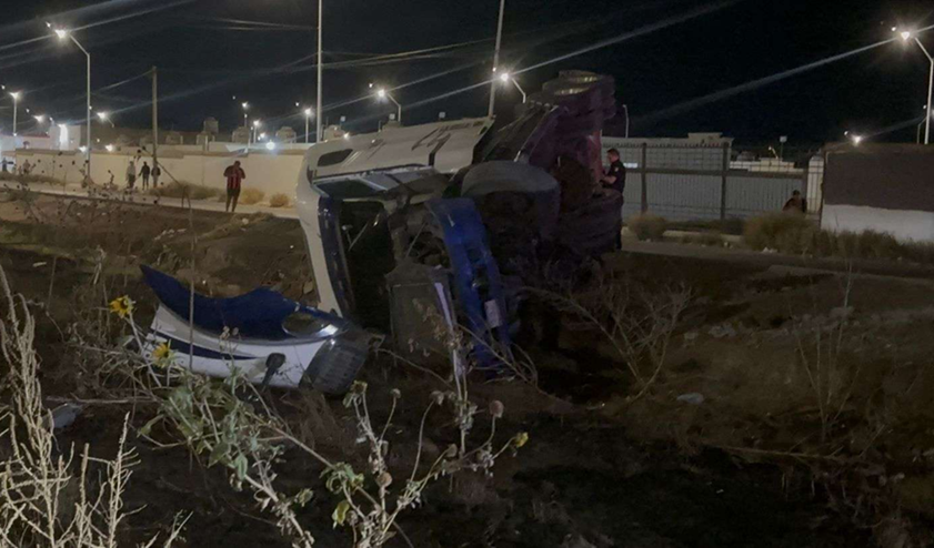 VUELCA TRÁILER CON FAMILIA A BORDO EN PUNTA ORIENTE