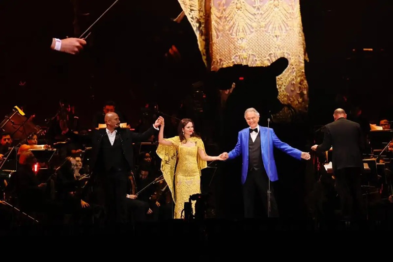 MÁS DE 130 MIL PERSONAS PARA EL CONCIERTO DE ANDREA BOCELLI EN EL ZÓCALO.