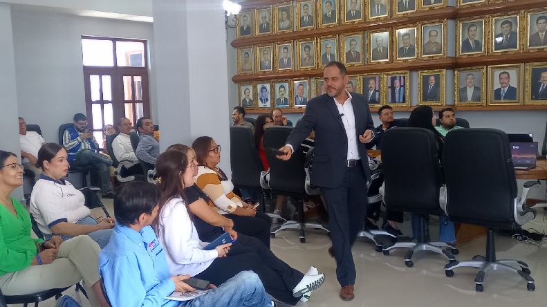 CAPACITA LA SECRETARÍA EJECUTIVA ANTICORRUPCIÓN A FUNCIONARIOS DE OJINAGA EN RESPONSABILIDADES ADMINISTRATIVAS Y FACULTADES DEL ÓRGANO INTERNO DE CONTROL