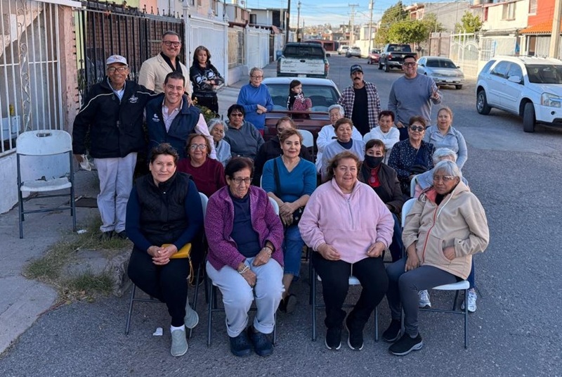 REFUERZAN REGIDORES DEL PAN CERCANÍA CON VECINOS DE INFONAVIT NACIONAL