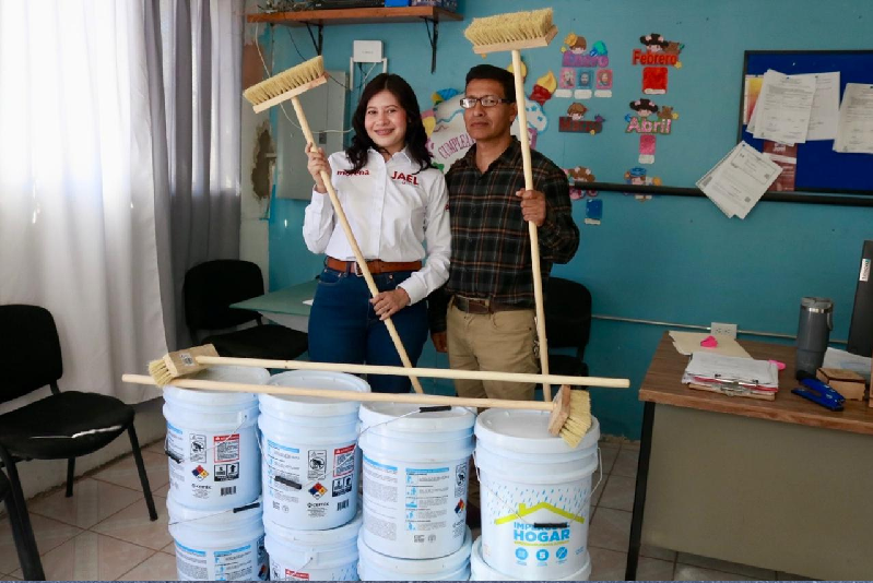 ENTREGA IMPERMEABILIZANTE DIPUTADA JAEL ARGÜELLES A LA PRIMARIA JUAN ÁLVAREZ