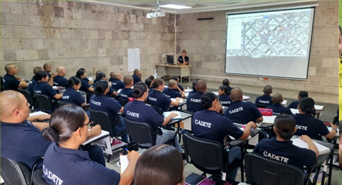 CONOCE CÓMO SE FORMAN LOS NUEVOS POLICÍAS MUNICIPALES QUE PATRULLARÁN LAS CALLES DE LA CAPITAL