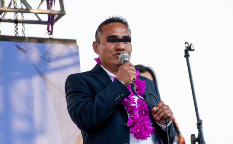 EL ALCALDE DE TLALNEPANTLA, MORELOS, FUE DETENIDO, APARENTEMENTE AL MOMENTO EN QUE COMETÍA UN DELITO