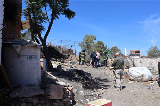 ATIENDE GOBIERNO MUNICIPAL PREDIO CON ALTO RIESGO DE INCENDIO EN COLONIA CERRO DE LA CRUZ