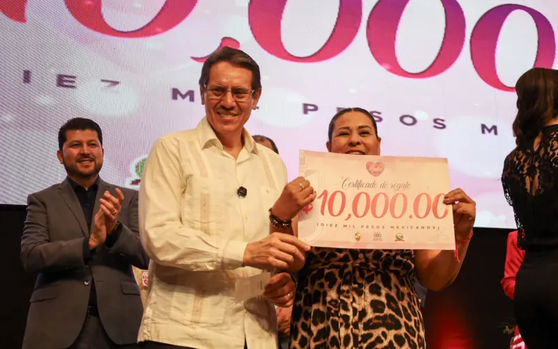 CELEBRA SECRETARÍA DE HACIENDA A MADRES TRABAJADORAS DEL GOBIERNO DEL ESTADO