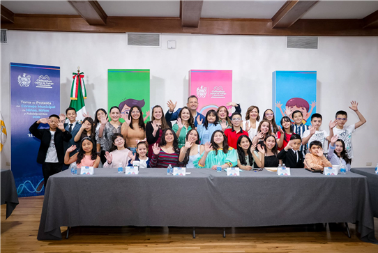 TOMA ALCALDE MARCO BONILLA PROTESTA A INTEGRANTES DEL CONSEJO MUNICIPAL DE NIÑAS, NIÑOS Y ADOLESCENTES