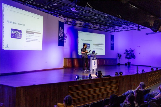 FORTALECE MUNICIPIO LA DIGITALIZACIÓN DE EMPRENDEDORES CON CONFERENCIA SOBRE IA