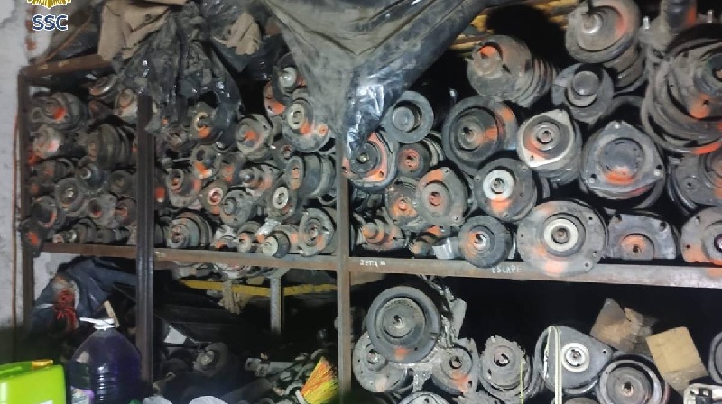 DECOMISAN 5 TONELADAS DE AUTOPARTES Y 300 DOSIS DE DROGAS EN LA CDMX
