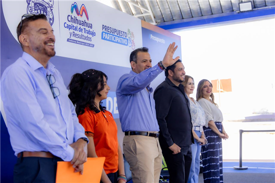 CUMPLE MARCO BONILLA CON ESTUDIANTES DE LA PRIMARIA CÉSAR SANDINO; CUENTAN CON DOMO PARA CUIDARSE DEL SOL Y LA LLUVIA