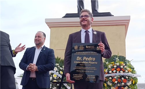 CELEBRA GOBIERNO MUNICIPAL EL DÍA DEL MAESTRO CON RECONOCIMIENTO AL DR. PEDRO COVARRUBIAS
