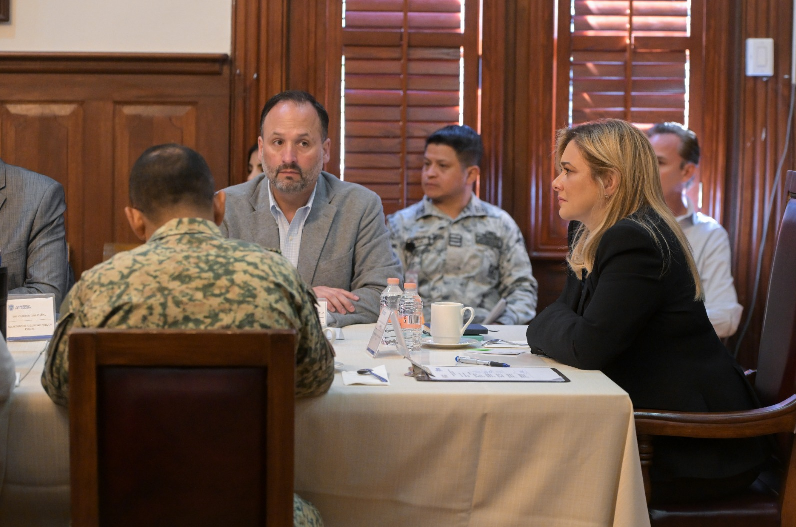 MARU CAMPOS ENCABEZA MESA ESTATAL DE SEGURIDAD EN PALACIO DE GOBIERNO