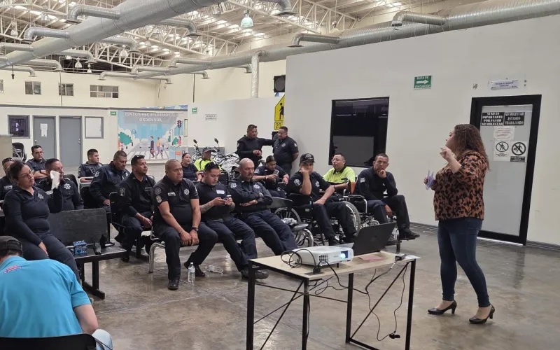 IMPARTEN TALLER DE SENSIBILIZACIÓN “PONTE EN MIS ZAPATOS” A AGENTES DE VIALIDAD