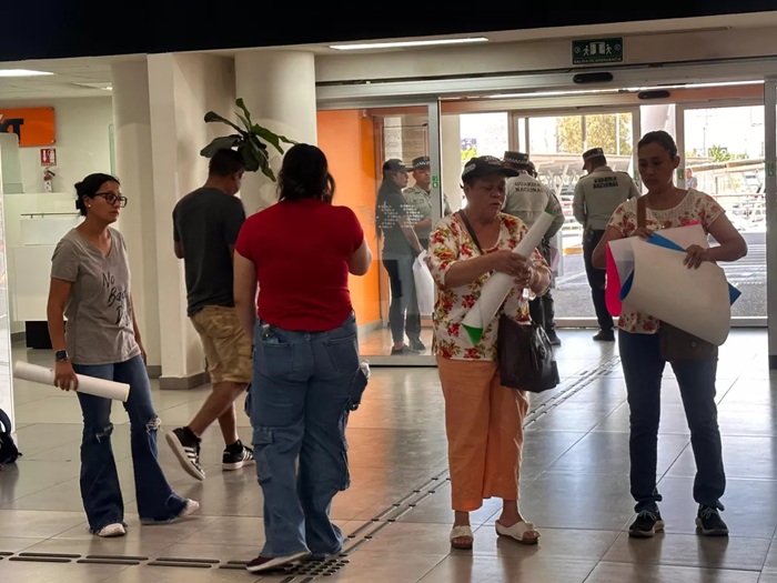 LA CAPITAL CHIHUAHUENSE TUVO AYER UNA JORNADA TENSA CON BLOQUEOS EN SUS VÍAS DE ACCESO,