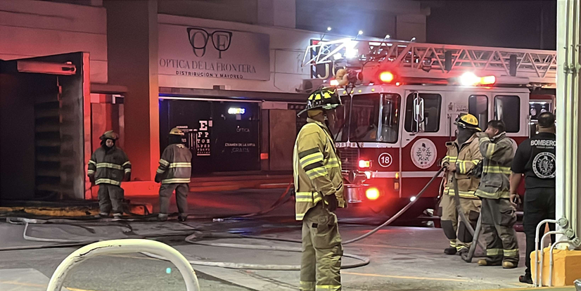 SE INCENDIA CUARTO ELÉCTRICO DE LOCALES COMERCIALES