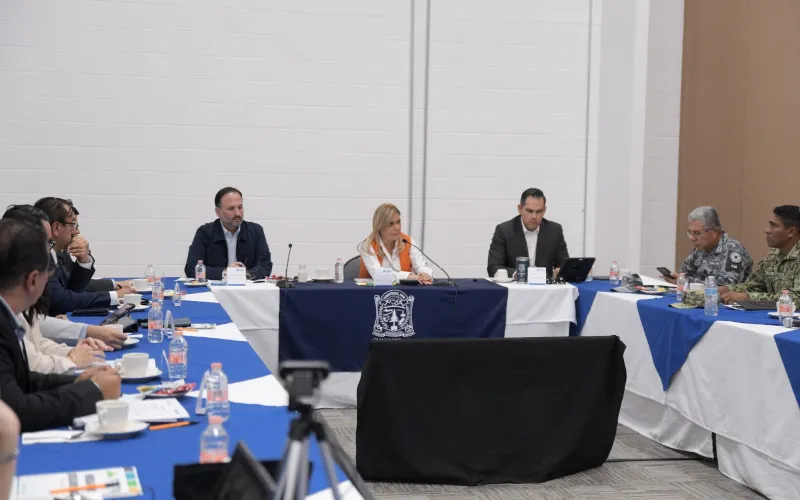 MARU CAMPOS PRESIDE MESA ESTATAL DE SEGURIDAD EN CIUDAD CUAUHTÉMOC