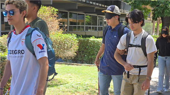 IMPULSA MUNICIPIO INCLUSIÓN EN JÓVENES DE FACIATEC-UACH CON RECORRIDO A CIEGAS