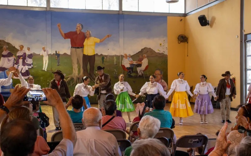 PROMUEVE SDHYBC ACTIVIDADES RECREATIVAS EN LAS CASAS DE LOS ABUELOS