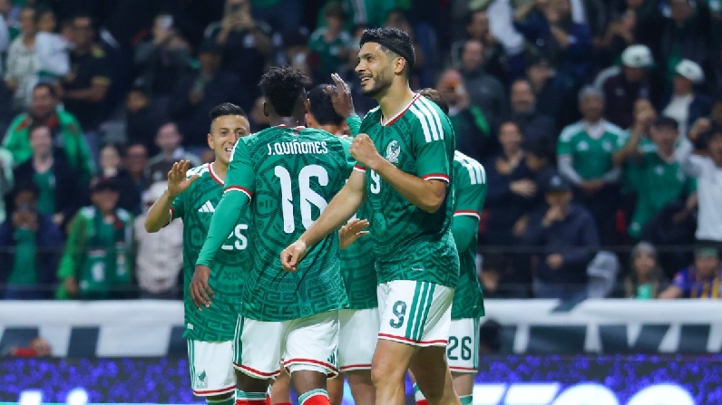 MÉXICO GOLEA A SERBIA 5-1