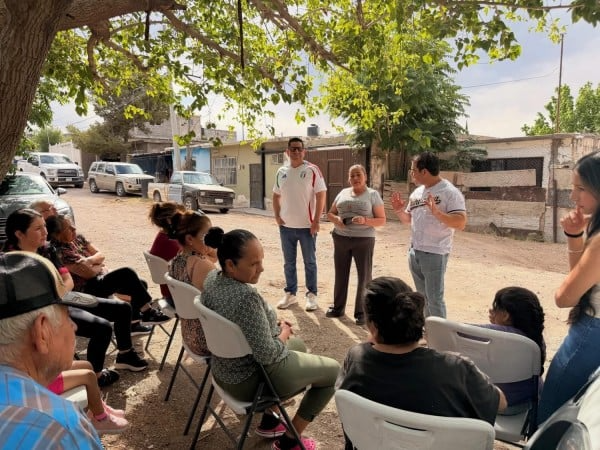 REGIDORES DEL PAN RECORREN COLONIA CDP Y RECOGEN DEMANDAS CIUDADANAS EN MATERIA DE SERVICIOS E INFRAESTRUCTURA