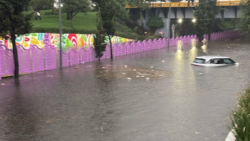 SE INUNDAN AVENIDAS Y HOSPITAL EN TLALPAN; ACTIVAN ALERTA EN OTRAS ALCALDÍAS DE CDMX