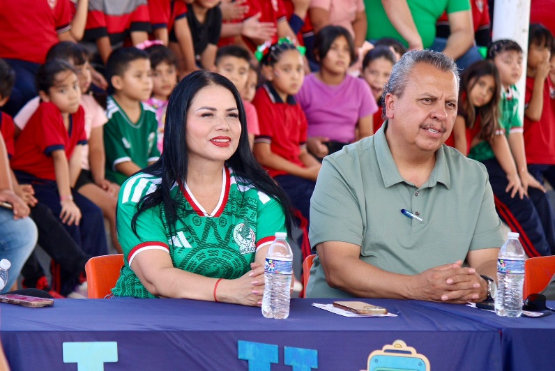 CELEBRA MYRNA MONGE EL INGENIO DE NIÑAS Y NIÑOS CREADORES DE LA APP CON IA PARA CUIDAR LA SALUD EMOCIONAL EN LAS ESCUELAS