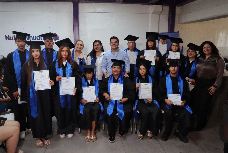 CULMINAN USUARIAS Y USUARIOS SU EDUCACIÓN BÁSICA EN CENTRO COMUNITARIO MADERA 65