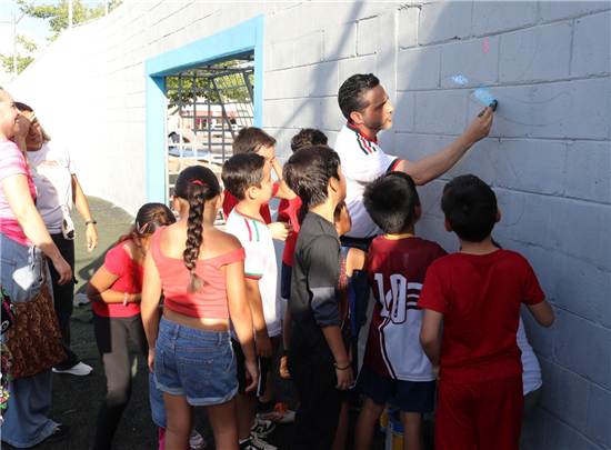 CUMPLE MARCO BONILLA CON VECINOS DE VILLA JUÁREZ; LLEVAN EL PROGRAMA “MANOS A LA CANCHA”