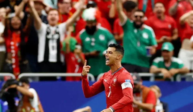 CRISTIANO RONALDO VOLVIÓ A ESCRIBIR SU NOMBRE EN LA HISTORIA DEL FUTBOL MUNDIAL AL CONVERTIRSE  2026 EN EL PRIMER JUGADOR EN ANOTAR GOLES EN SEIS COPAS DEL MUNDO.