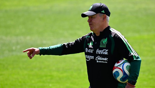  JAVIER AGUIRRE PREPARA CAMBIOS SIGNIFICATIVOS EN EL ONCE TITULAR DE LA SELECCIÓN MEXICANA PARA EL DUELO ANTE CHEQUIA